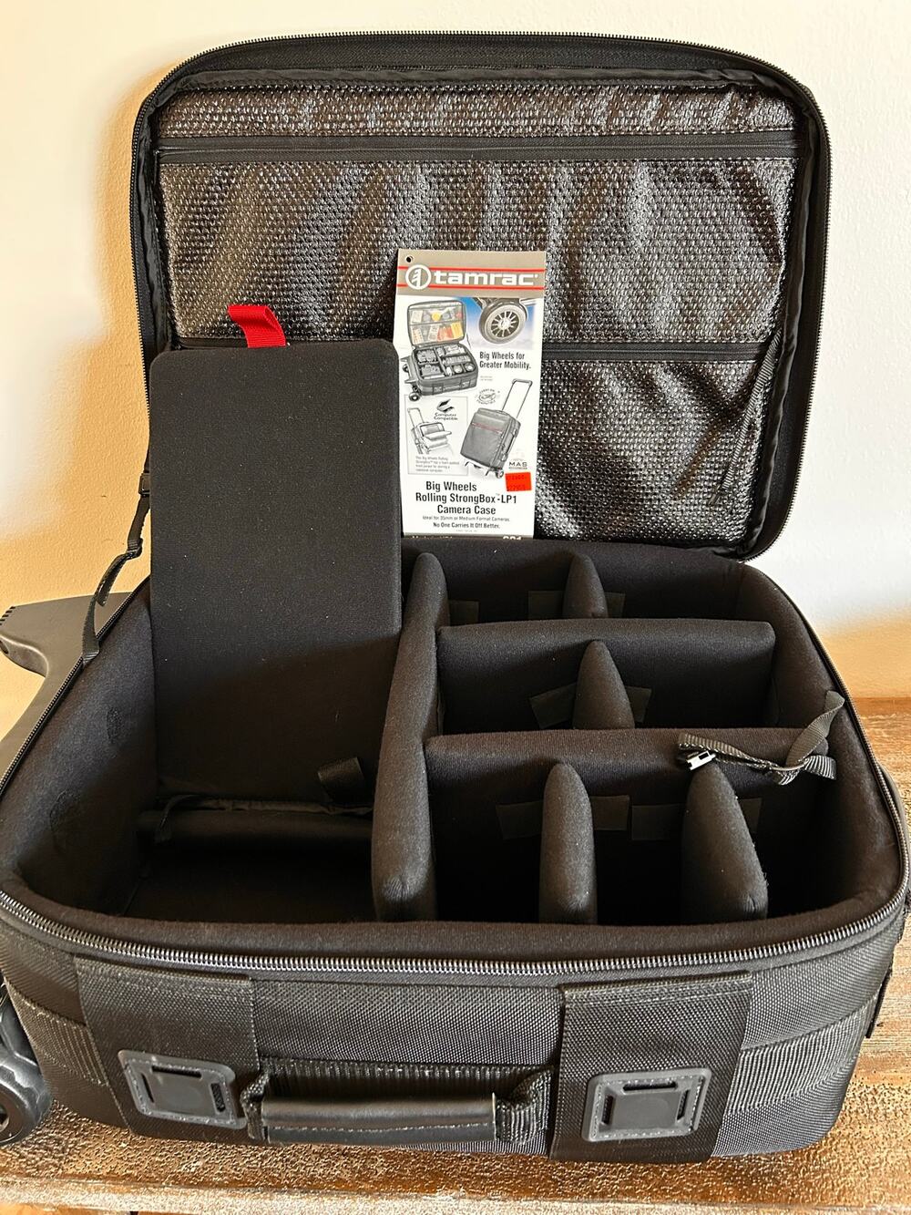 tamrac Big Wheels Rolling StrongBox- LP1 Camera Case